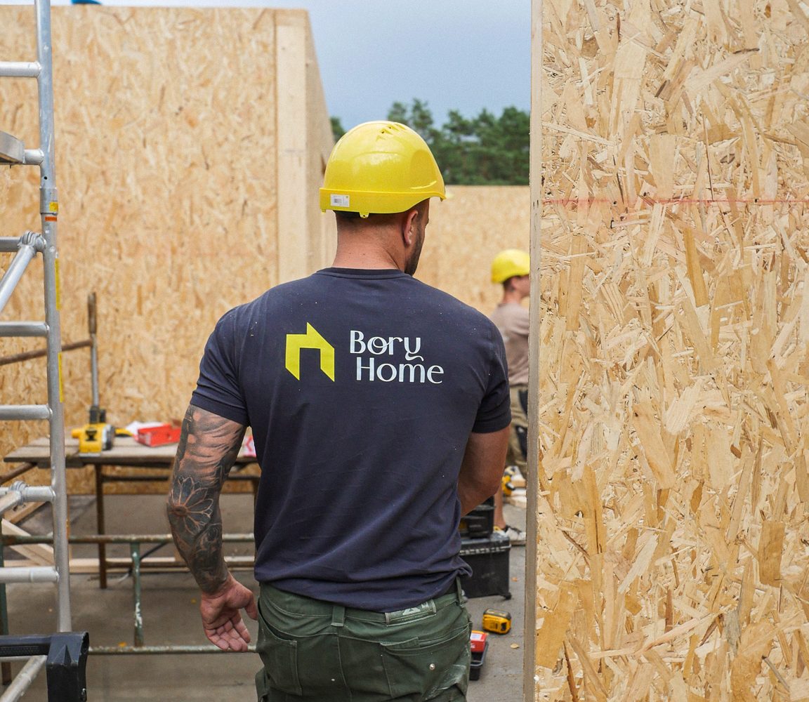 Monter Bory Home wewnątrz szkieletu